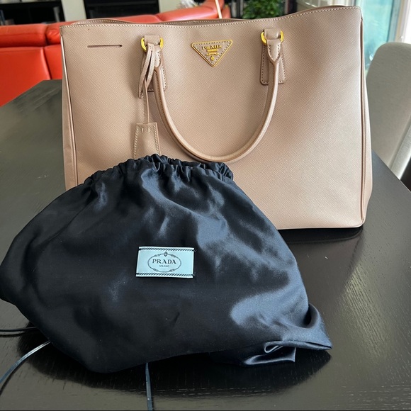 PRADA GALLERIA Saffiano Large bag in powder pink (SOLD) - Picture 2 of 12